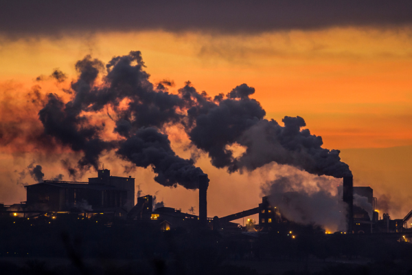 Coal plant emitting smoke